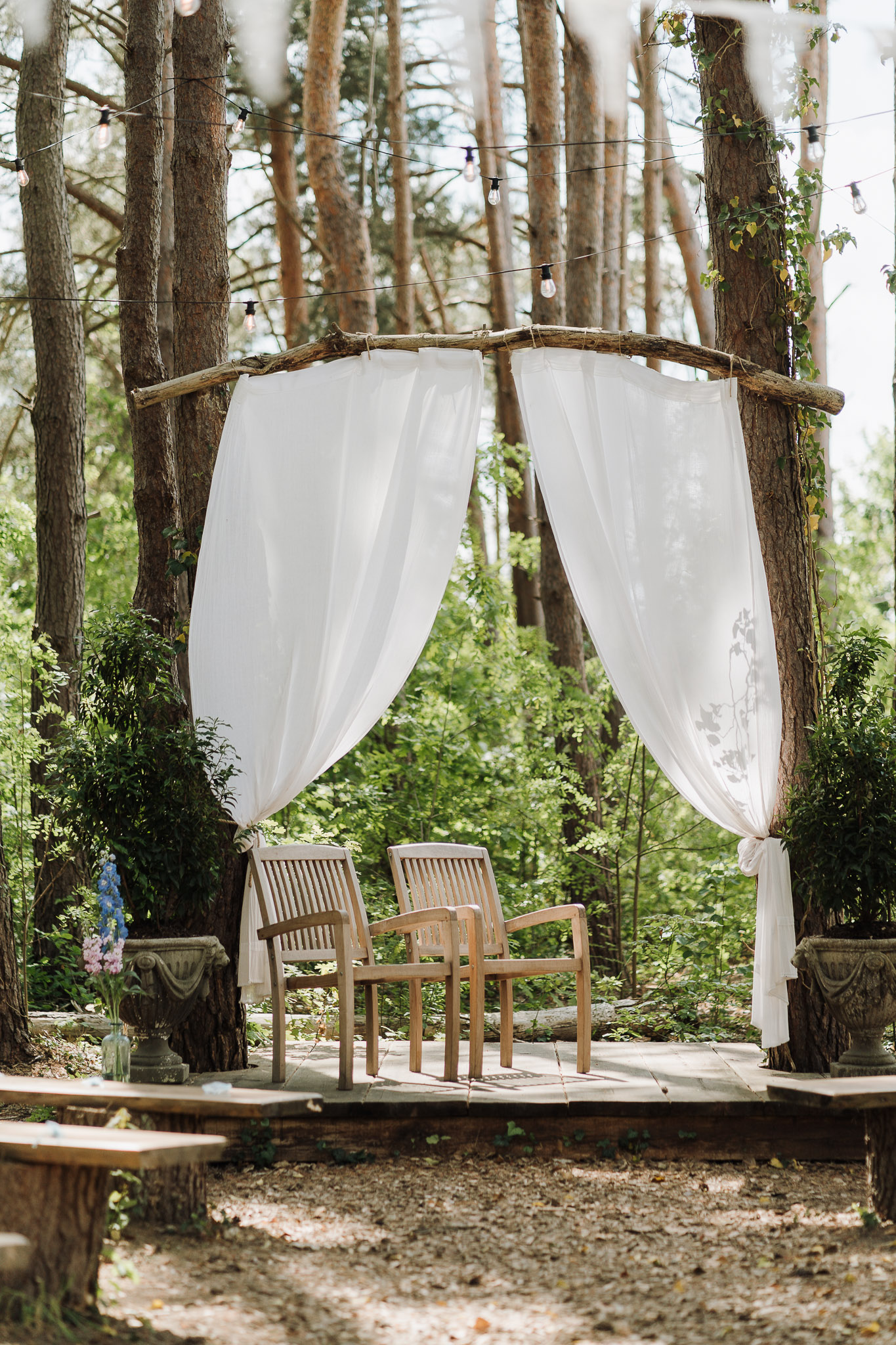 Hochzeit Framhouse Wandlitz, Freie Trauung, Hochzeitsfotografin Berlin, Emotionale ;Momente, Authentische Hochzeitsfotografie, Traubogen, Inspiration, Weddingsetup