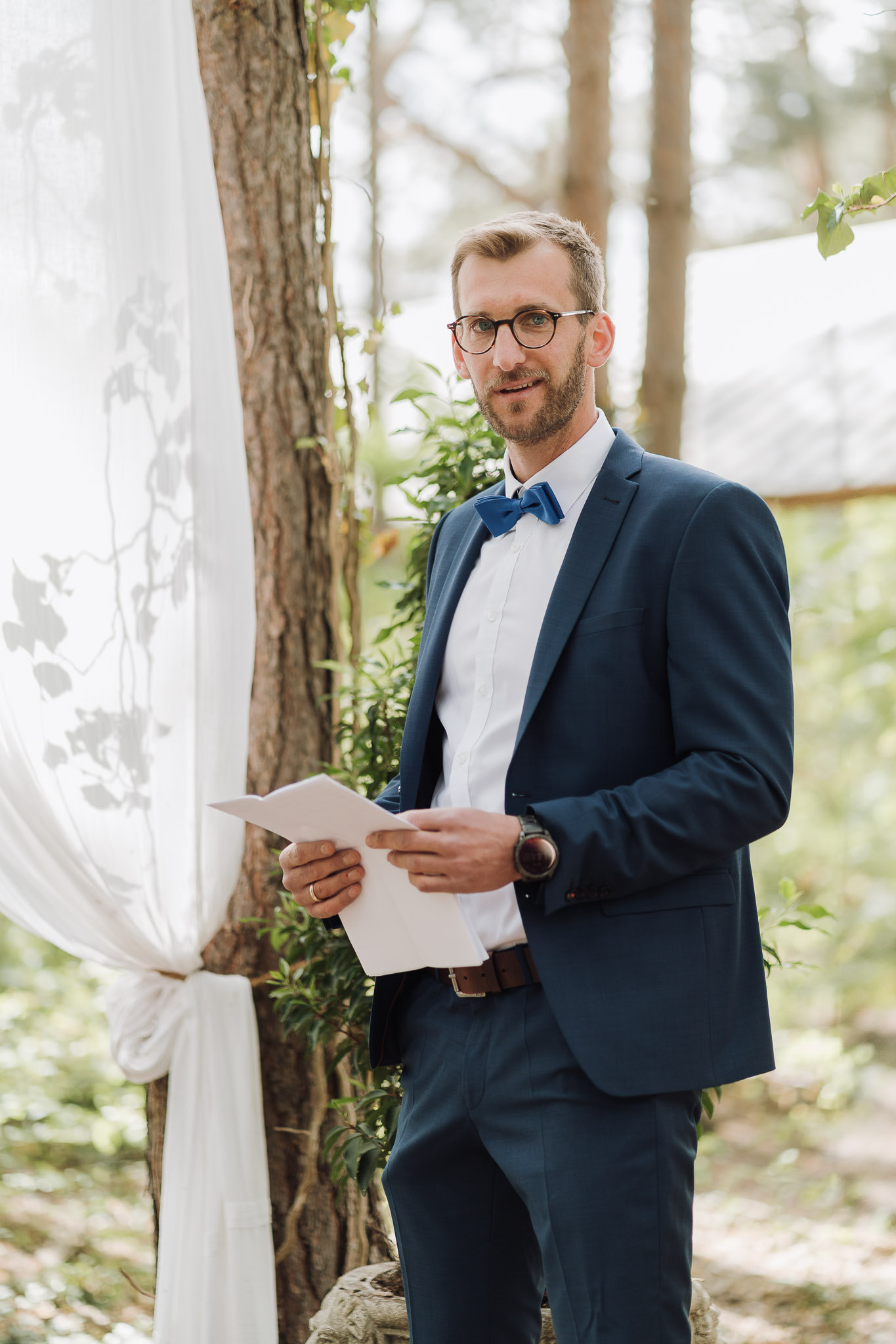 Hochzeit Framhouse Wandlitz, Freie Trauung, Hochzeitsfotografin Berlin, Emotionale ;Momente, Authentische Hochzeitsfotografie, Trauuredner
