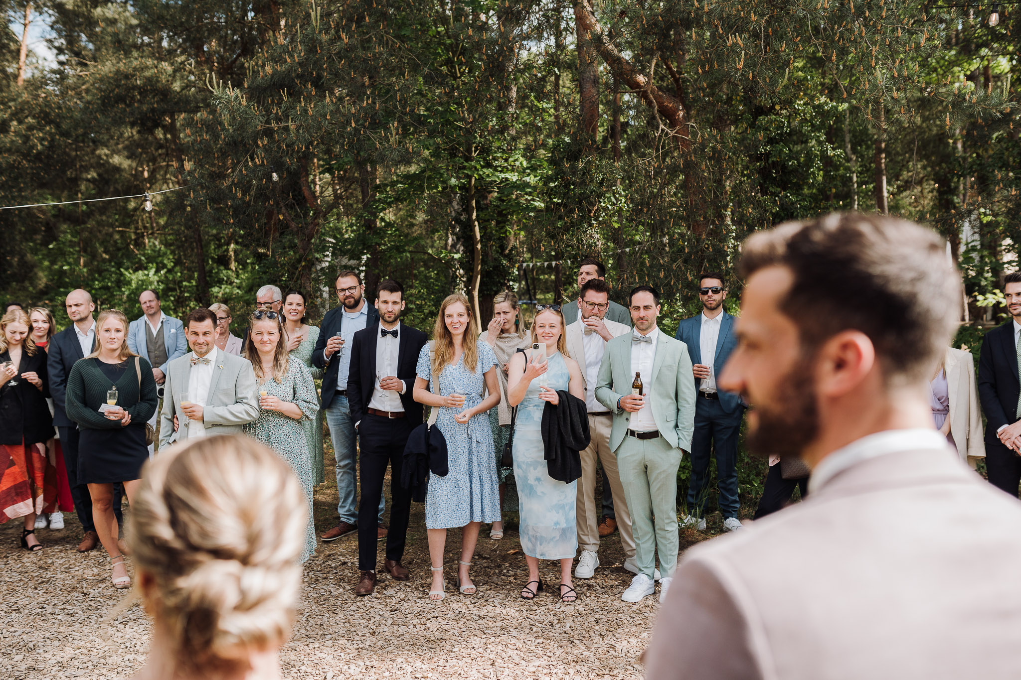Hochzeit Framhouse Wandlitz, Freie Trauung, Hochzeitsfotografin Berlin, Emotionale ;Momente, Authentische Hochzeitsfotografie, Gäste, Reportageforografie