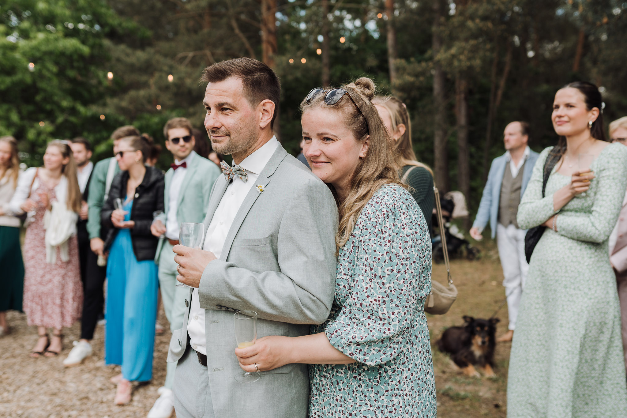 Hochzeit Framhouse Wandlitz, Freie Trauung, Hochzeitsfotografin Berlin, Emotionale ;Momente, Authentische Hochzeitsfotografie, Reaktion Gäste Rede ,Reportagefotografie 