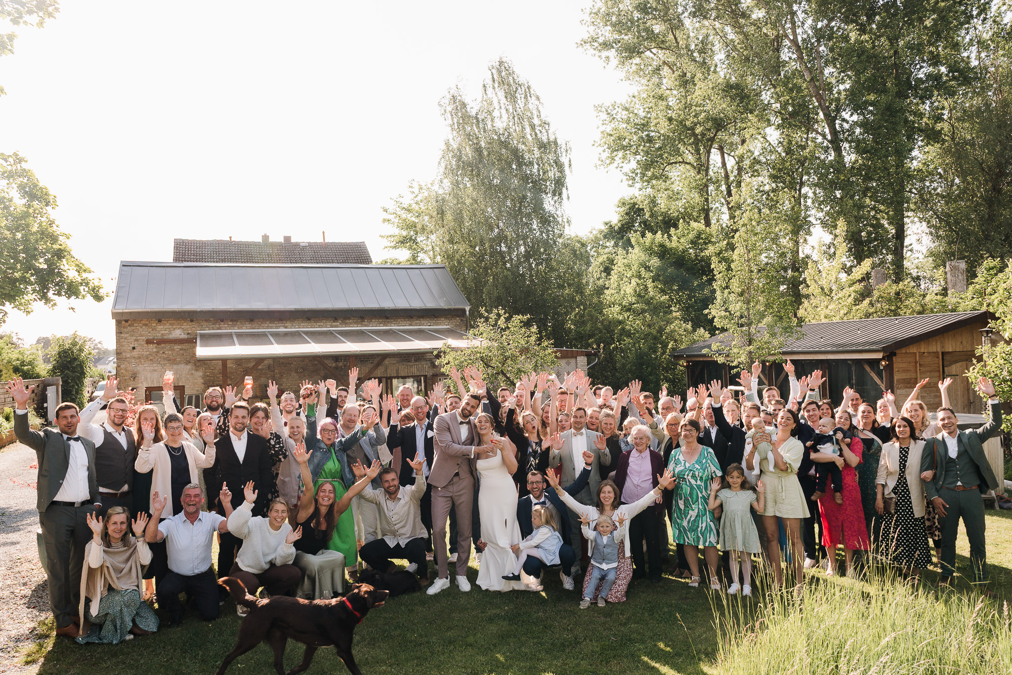 Hochzeit Framhouse Wandlitz, Freie Trauung, Hochzeitsfotografin Berlin, Emotionale ;Momente, Authentische Hochzeitsfotografie, Gäste, Reportagefotografie, Grupenbild