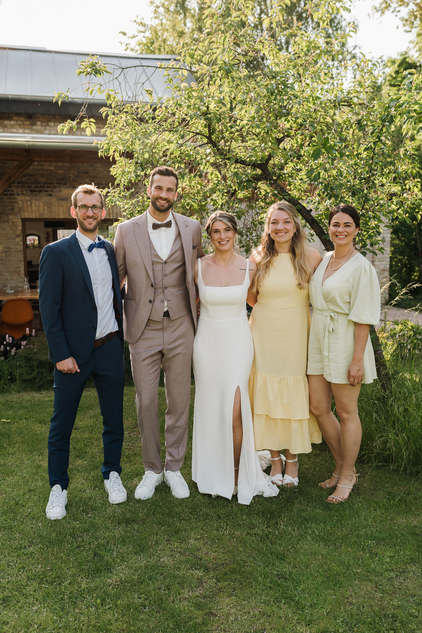 Hochzeit Framhouse Wandlitz, Freie Trauung, Hochzeitsfotografin Berlin, Emotionale ;Momente, Authentische Hochzeitsfotografie, Gäste, Reportagefotografie, Grupenbild