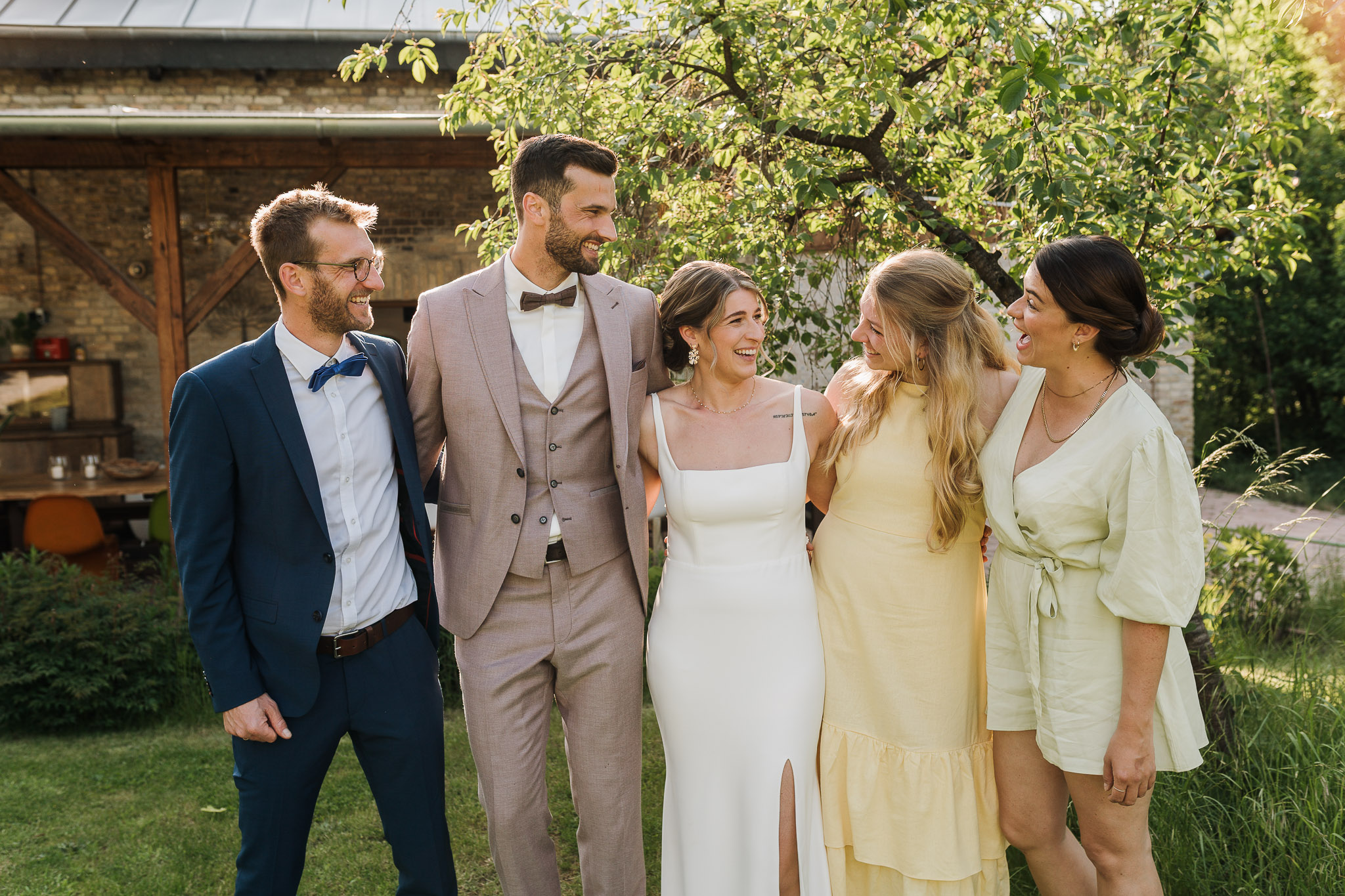 Hochzeit Framhouse Wandlitz, Freie Trauung, Hochzeitsfotografin Berlin, Emotionale ;Momente, Authentische Hochzeitsfotografie, Gäste, Reportagefotografie, Gruppenbild