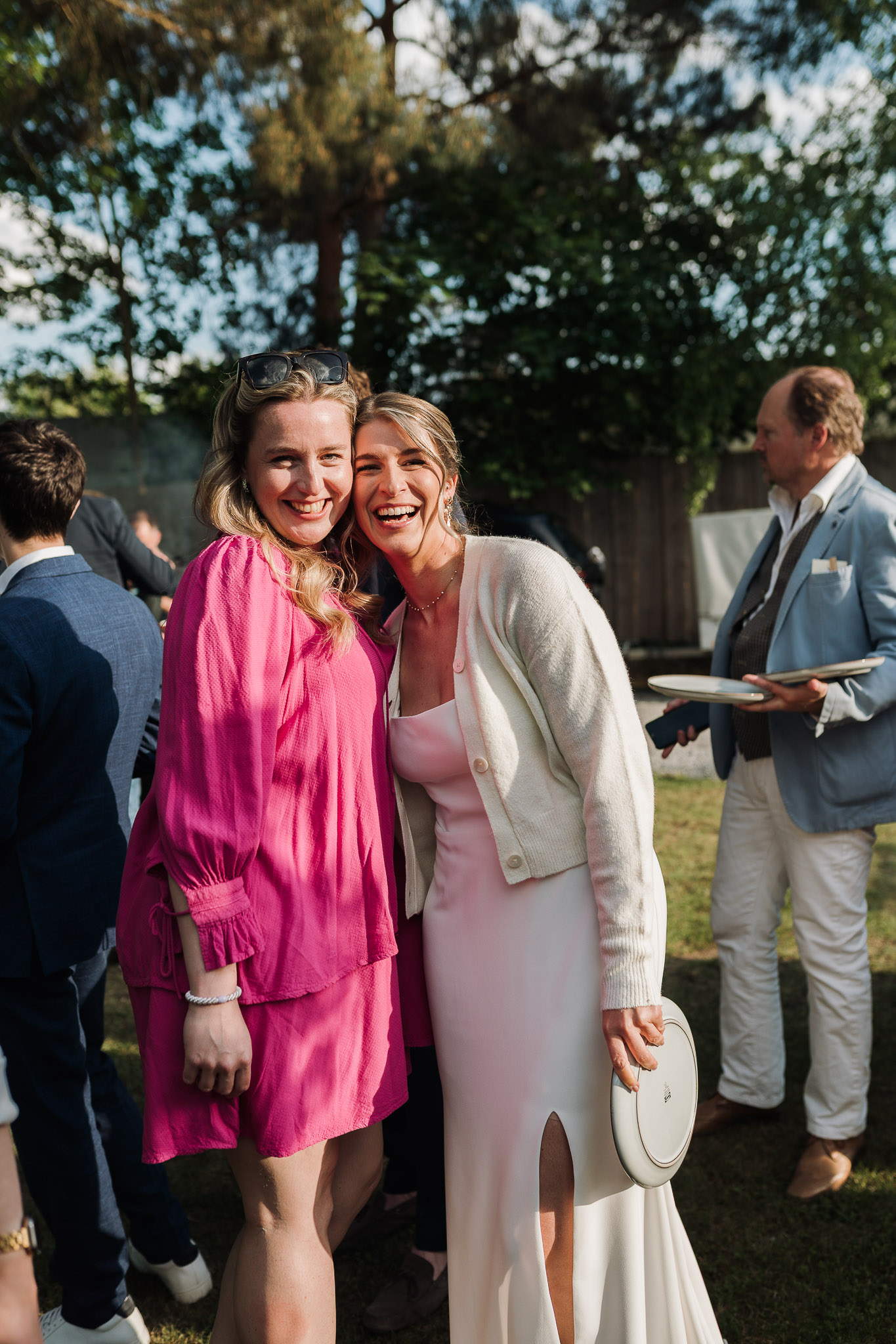 Hochzeit Framhouse Wandlitz, Freie Trauung, Hochzeitsfotografin Berlin, Emotionale ;Momente, Authentische Hochzeitsfotografie, Gäste, Reportagefotografie,