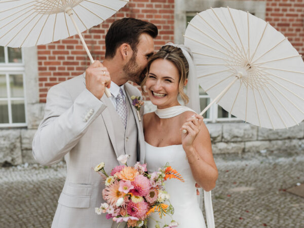 Farbenfrohe Hochzeit im Standesamt Reinickendorf und Orangerie Neukölln