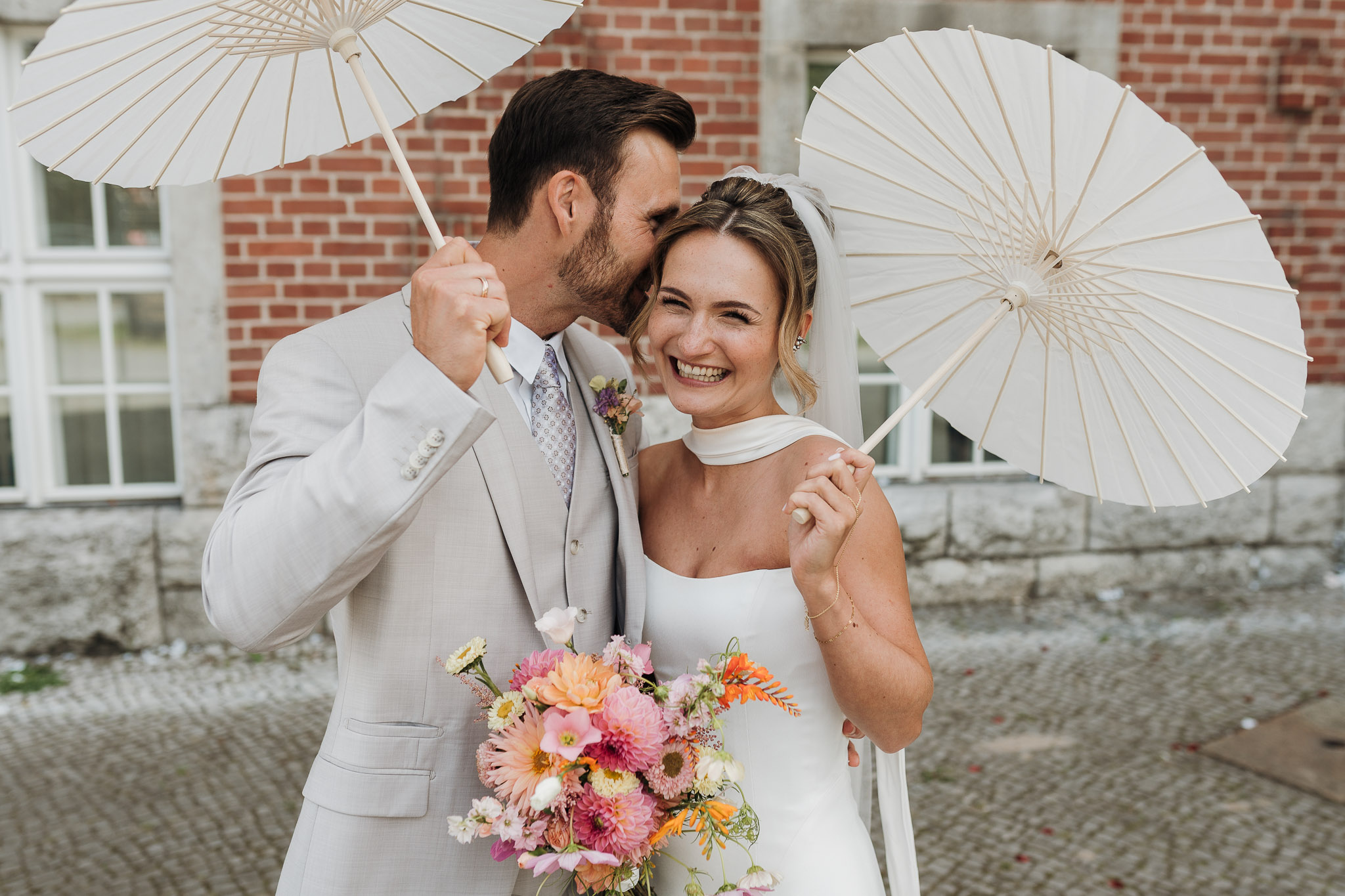 Farbenfrohe Hochzeit im Standesamt Reinickendorf und Orangerie Neukölln